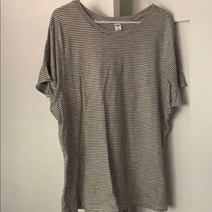 Black and white ruffle sleeve t shirt